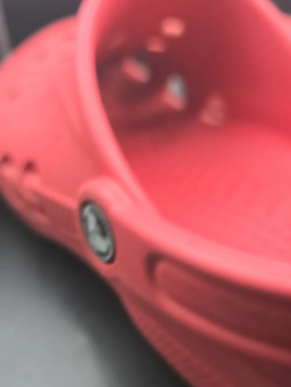 CROCS Men's Classic Clog in Red